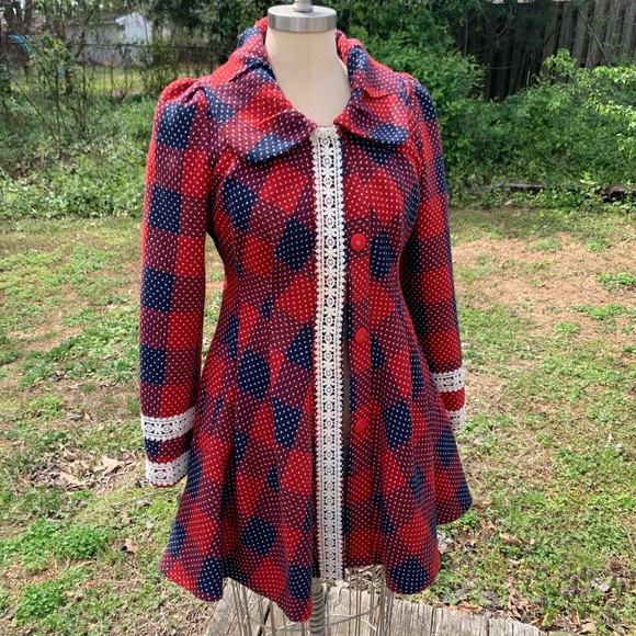 Ryu Cottage-Core Little Red Riding Hood Coat - Picture 3 of 16